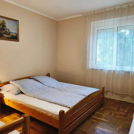 Lavender Apartment *
